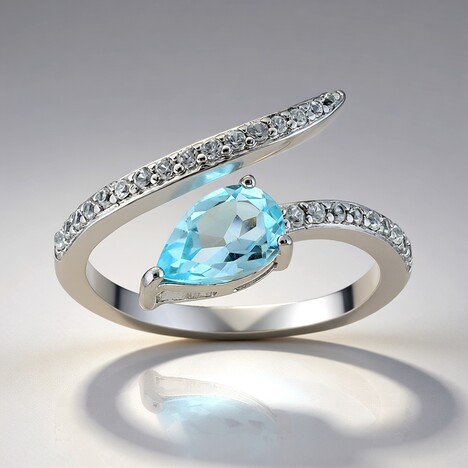 Anello in argento con Topazio Blu Cielo