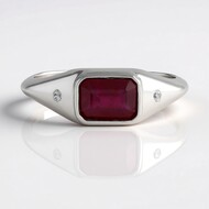Bague en argent et Rubis de Madagascar