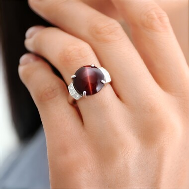 Anillo en plata con Escapolita ojo de gato