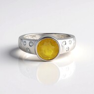 Zilveren ring met een Gele Madagaskar Saffier