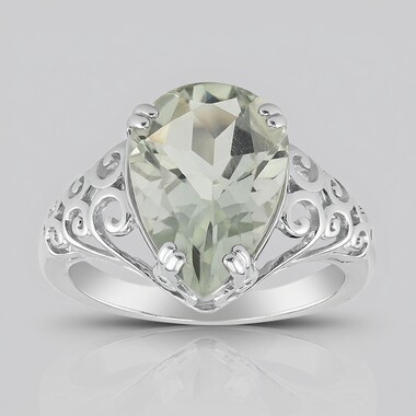 Anillo en plata con Amatista verde