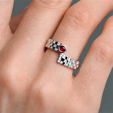 Tanzanian Ruby Silver Ring (de Melo Essence)