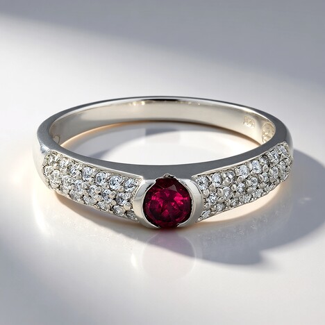Anello in argento con Rodolite