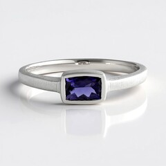 Anello in argento con Iolite