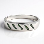 Anello in argento con Diamante Verde Smeraldo