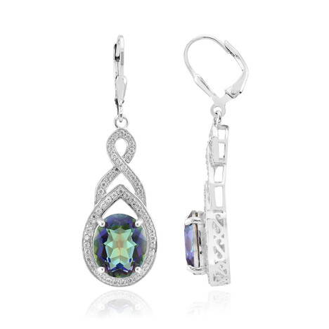 Zilveren oorbellen met blauwe mystieke kwartskristallen