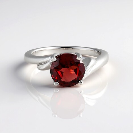 Anello in argento con Granato Mozambico