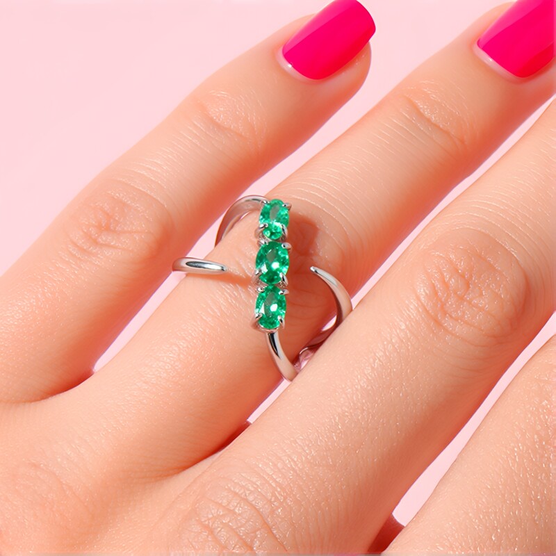 Colombian Emerald Silver Ring