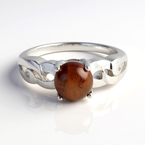 Anello in argento con Occhio di Tigre Rosso