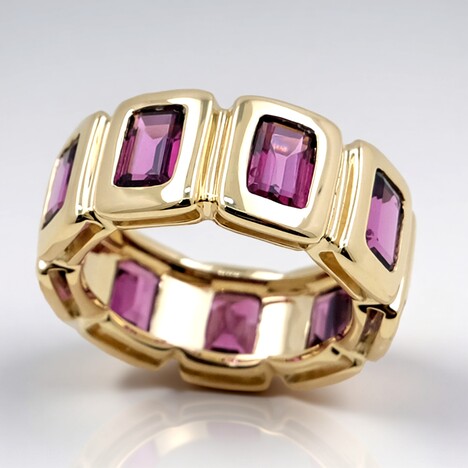 Anello in oro con Granato Magenta (de Melo)