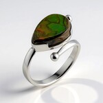 Anillo en plata con Ammolita