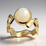 Anello in oro con Opale di Welo (de Melo Gold)