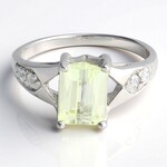 Anello in argento con Kunzite Canarino
