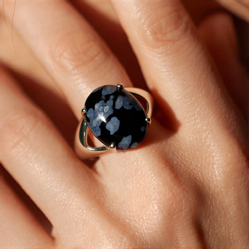 Anello in argento con Ossidiana Fiocco di Neve