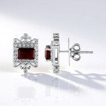 Orecchini in argento con Granato d’India (Dallas Prince Designs)