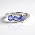 Anello in argento con Tanzanite