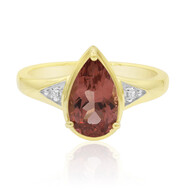 Anillo en oro con Apatita roja