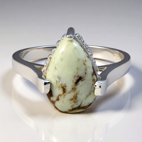 Anello in argento con Magnesite