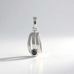 Ciondolo in argento con Diamante Blu I2