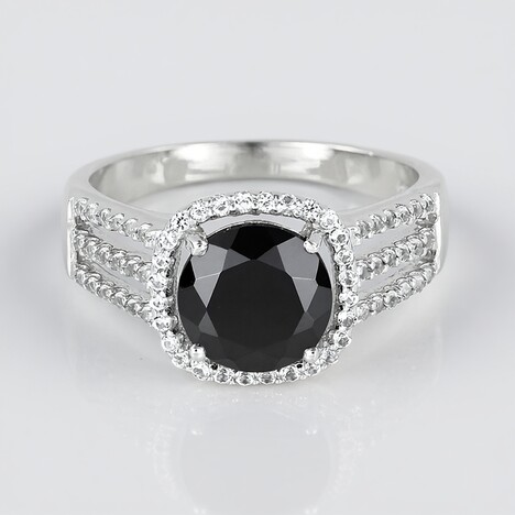 Anello in argento con Spinello Nero