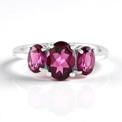 Anello in argento con Rodolite di Naktamunda