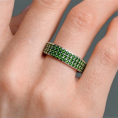 Anillo en plata con Diópsido de Rusia