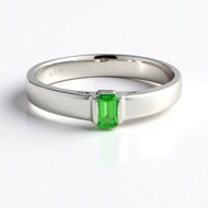 Anillo en plata con Tsavorita Lemshuku