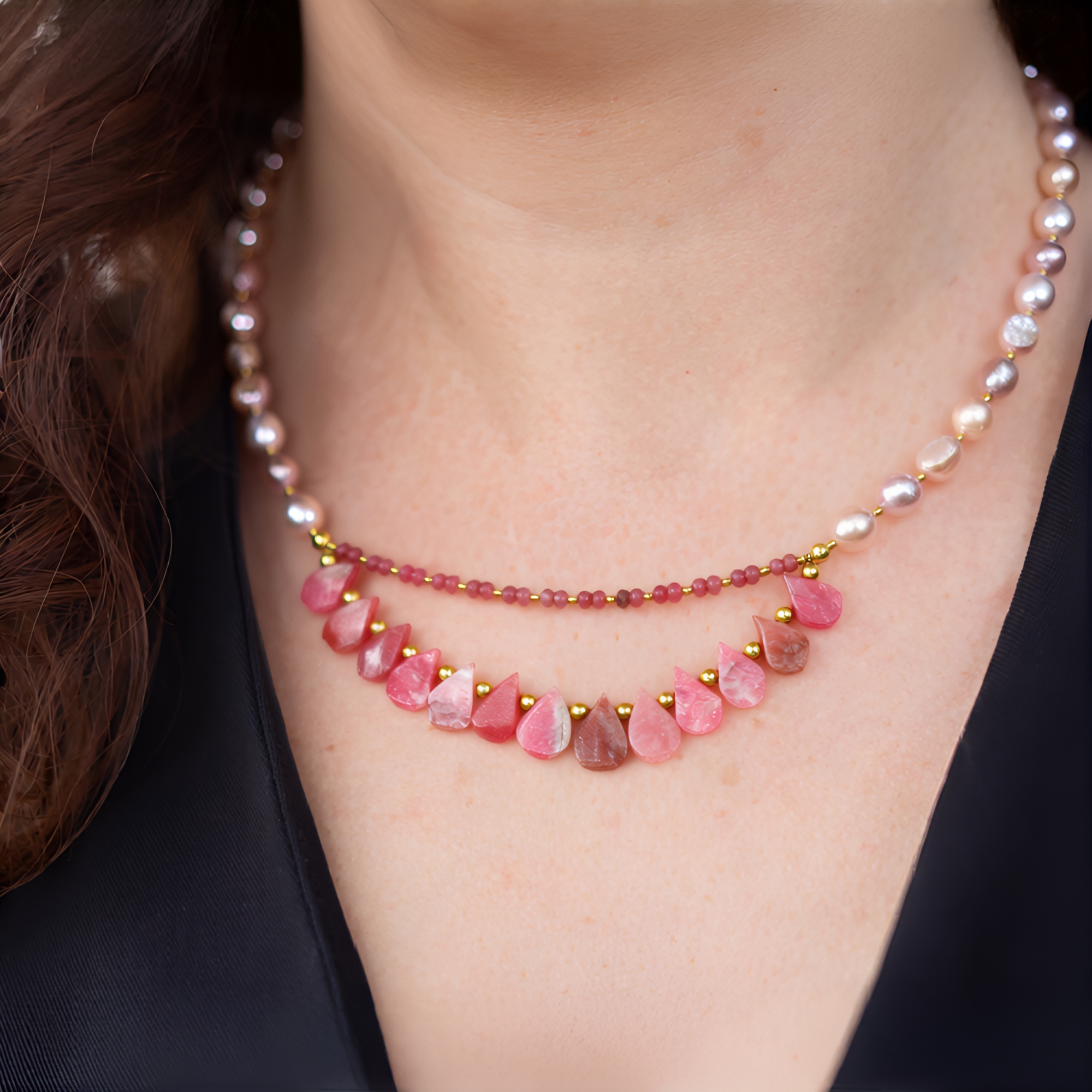 Collana In Pietre Preziose Rodonite Naturali, 8 Mm, Annodata A Mano, Lunghezza 80 Cm, Indossabile Anche Come Doppio Giro O Bracciale, Con Sacchetto In Velluto