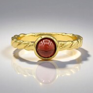 Zilveren ring met een Mozambique granaat