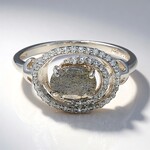 Anello in argento con Labradorite