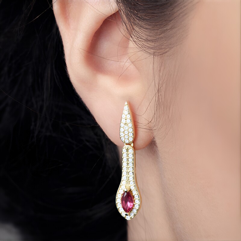 Pendientes en oro con Rubelita (Adela Gold)