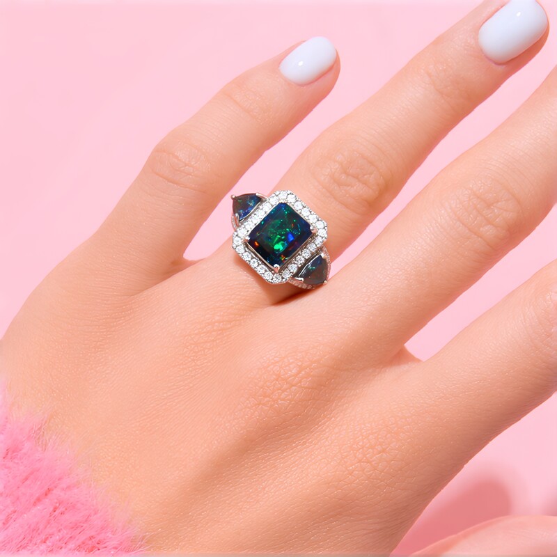 Anello in argento con Opale Mezezo