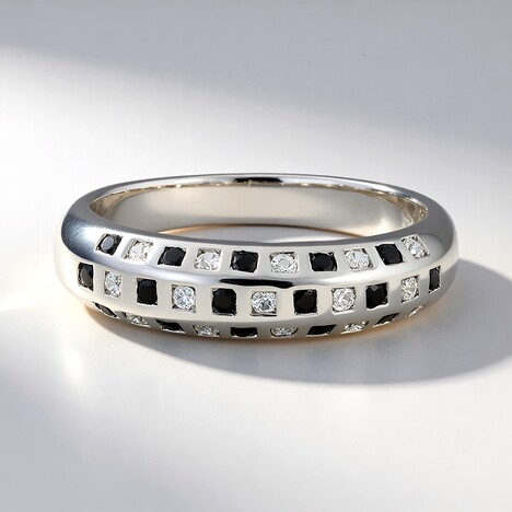 Anello in argento con Spinello Nero