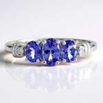 Anello in oro con Tanzanite AAA