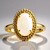 Bague en or et Opale blanche du Brésil