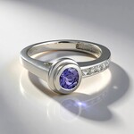 Anello in argento con Tanzanite