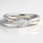 Anello in argento con Zircone