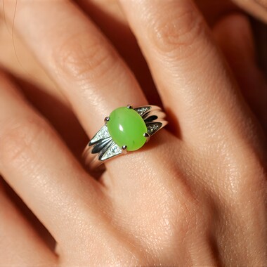 Anello in argento con Crisoprasio Imperiale