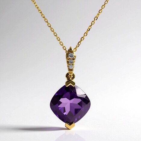 Collana in oro con Ametista