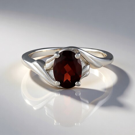 Anello in argento con Granato d’India