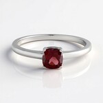Anello in argento con Granato Mozambico