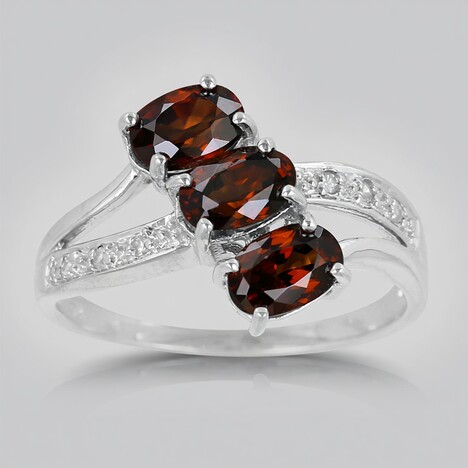 Anello in argento con Zirconi Cannella