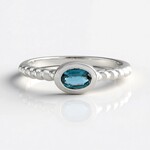 Anello in argento con Cianite Blu Foglia di Tè