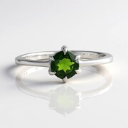 Bague en argent et Diopside de Russie