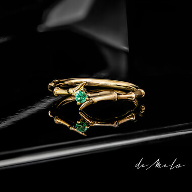 Anillo en oro con Esmeralda de Zambia AAA (de Melo)