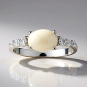 Anillo en plata con Ópalo blanco
