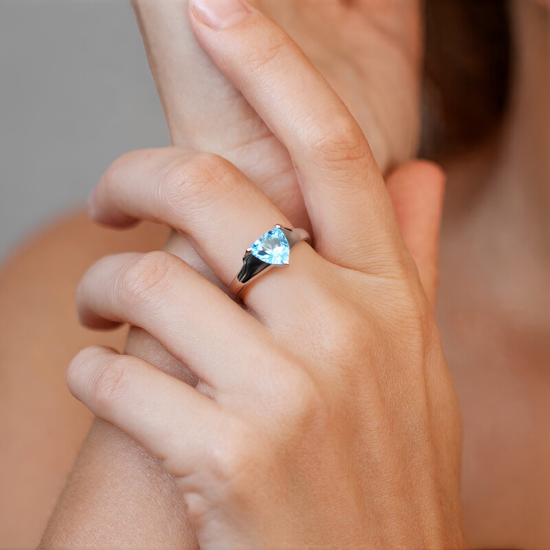 Anello in argento con Topazio Blu Cielo