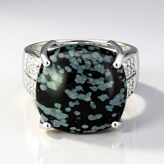 Anello in argento con Ossidiana Fiocco di Neve