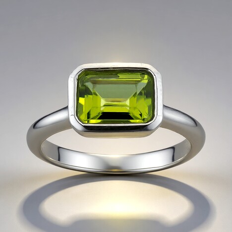 Anello in argento con Peridoto (CUSTODANA)