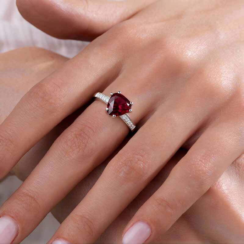 Anello placcato in platino con Zircone Rosso